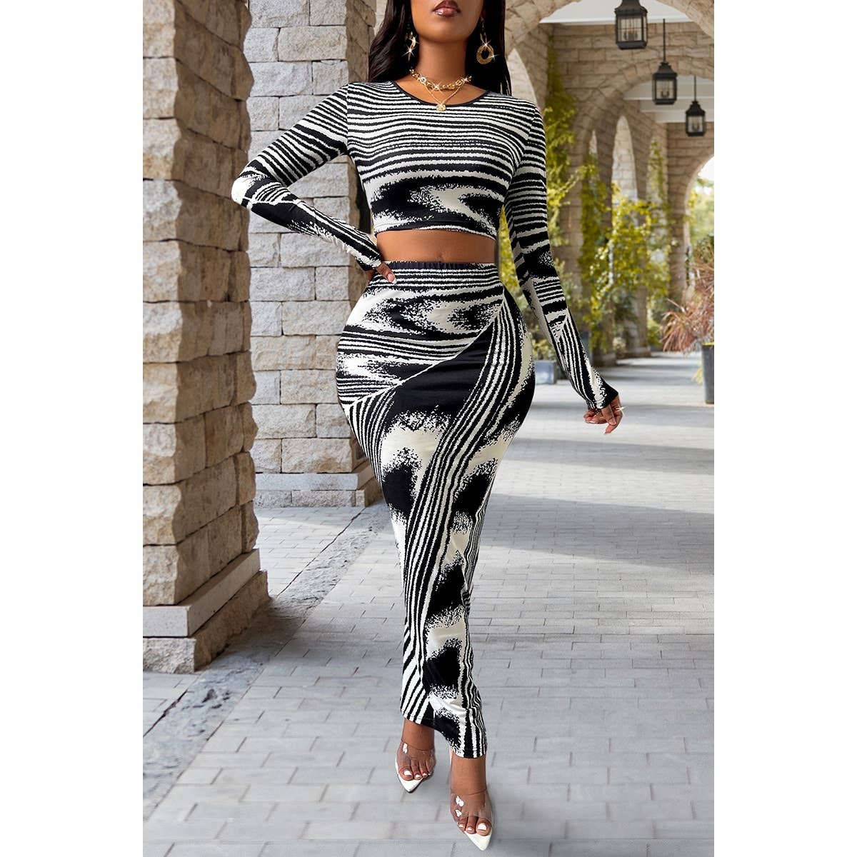 Round Neck Striped Crop Top Pencil Skirt Sets
