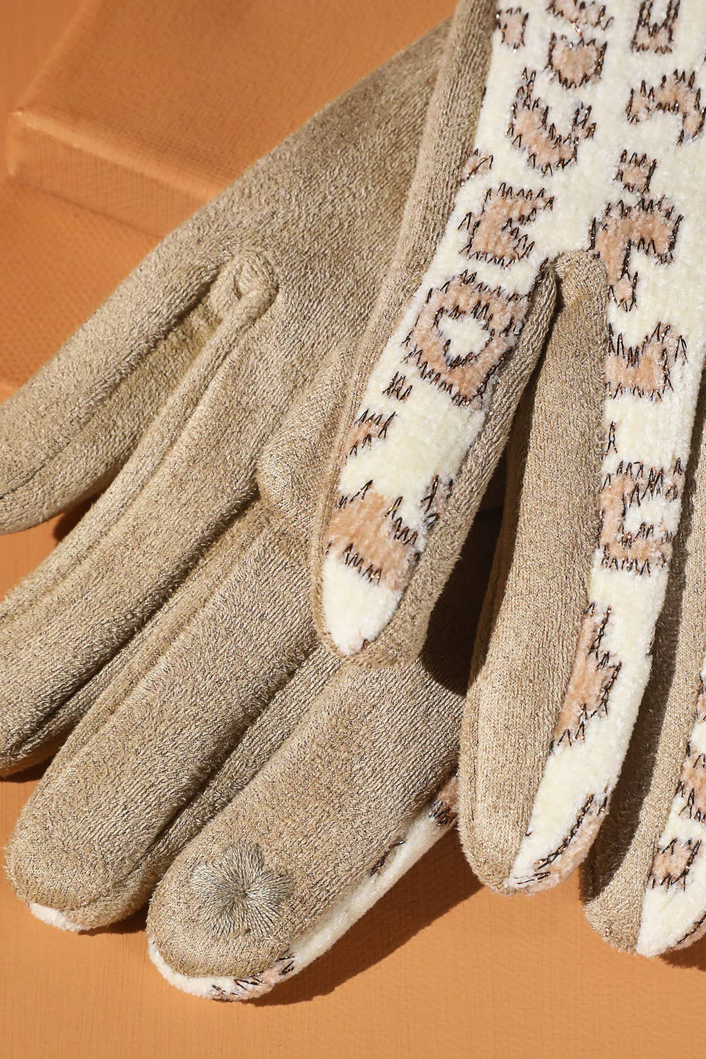 Smart Touch Leopard Print Gloves