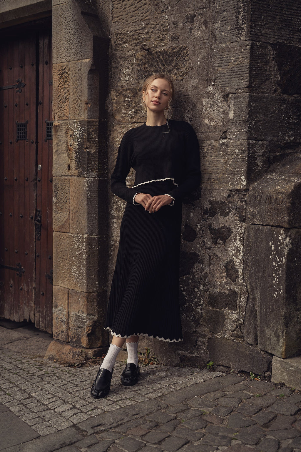 Knit Crop Sweater Dress Set-Black/Cream