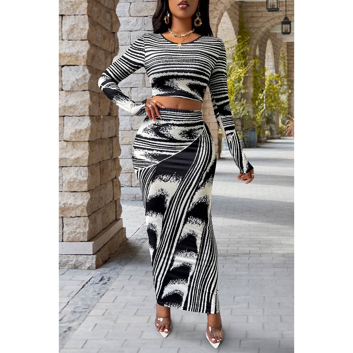 Round Neck Striped Crop Top Pencil Skirt Sets