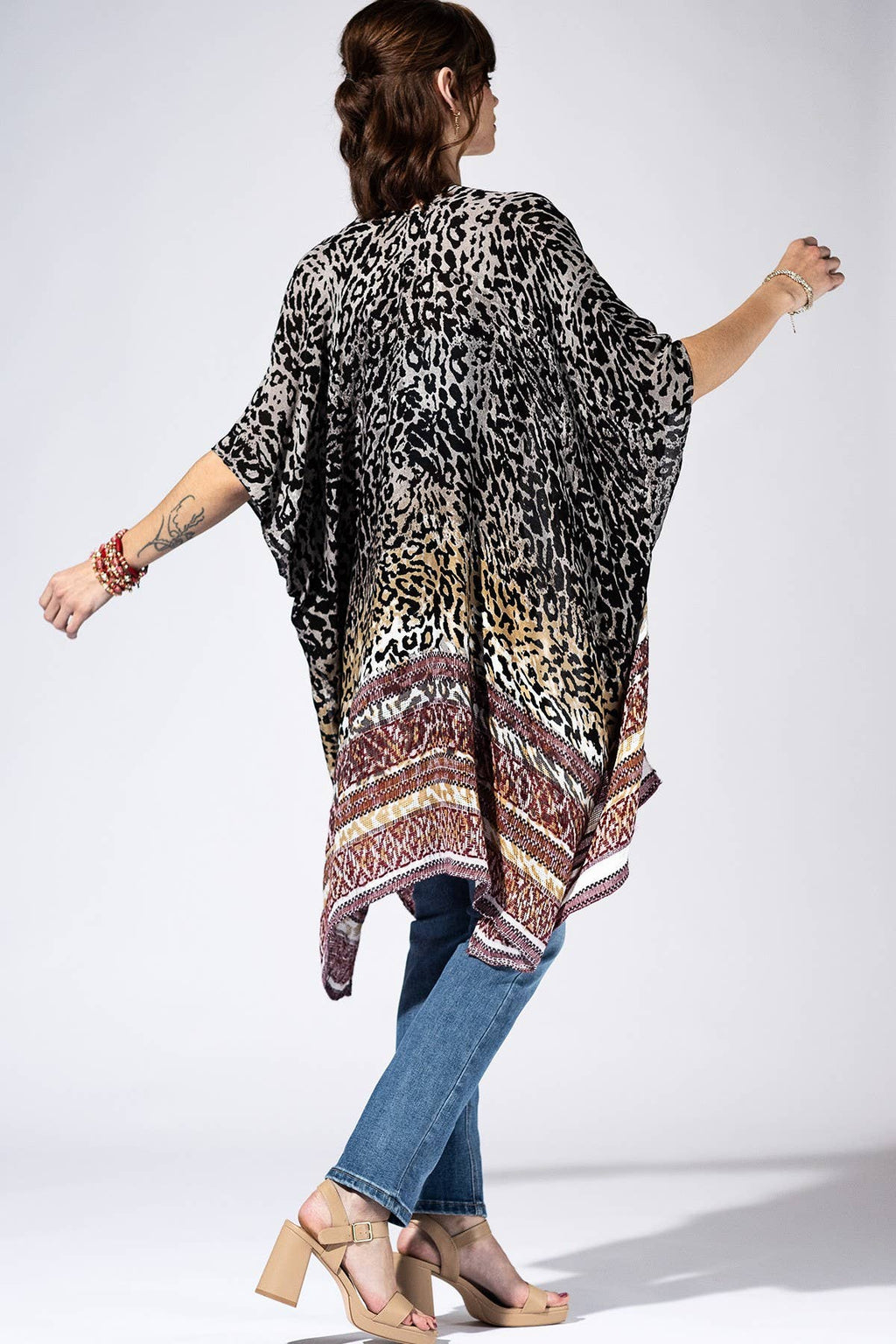 Carbon Leopard Border Kimono